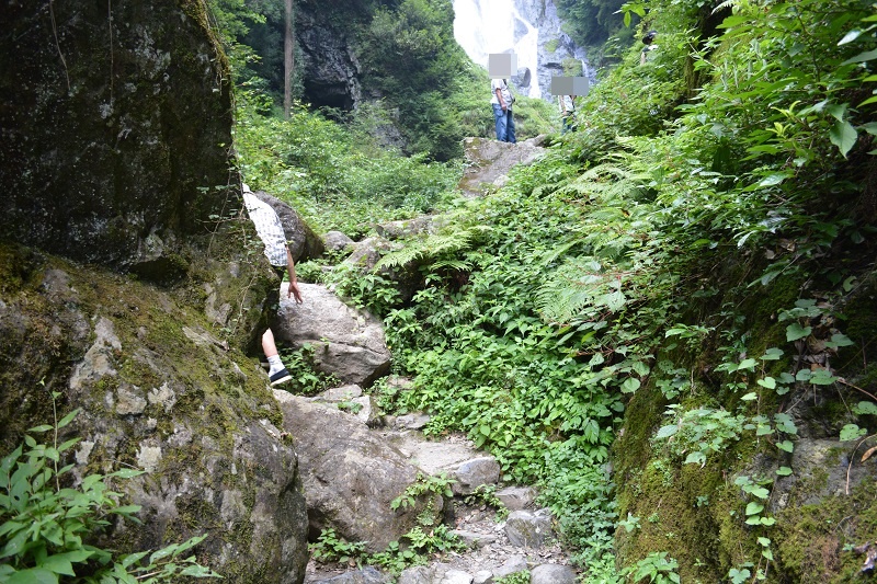 神庭の滝険しい道